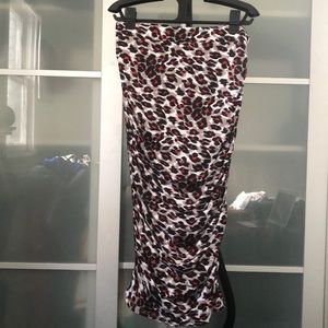 Cinched style skirt. Leopard print.